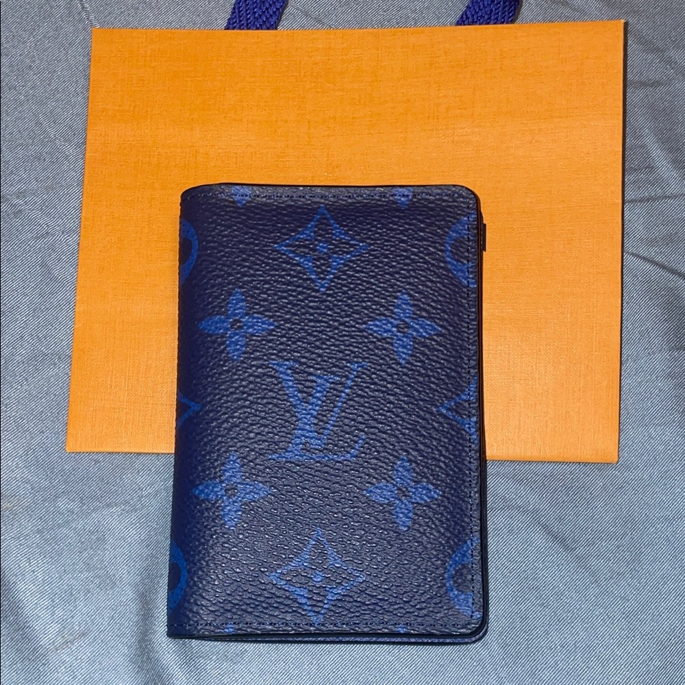 Louis Vuitton Blue on light Blue Men's card holder Wallet - Picture 6 of 6